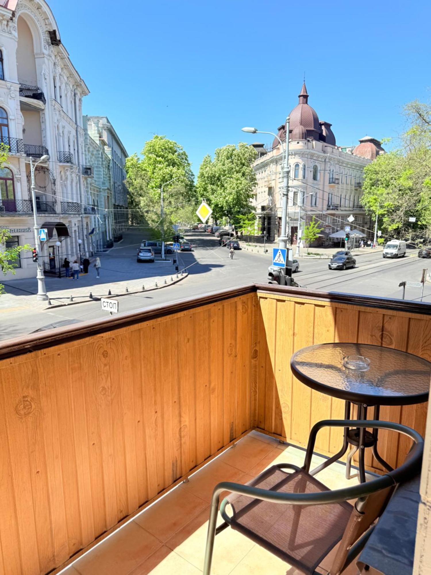 Светлая Квартира Apartamento Odessa Exterior foto